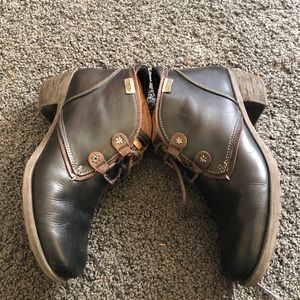 Black pikolinos booties